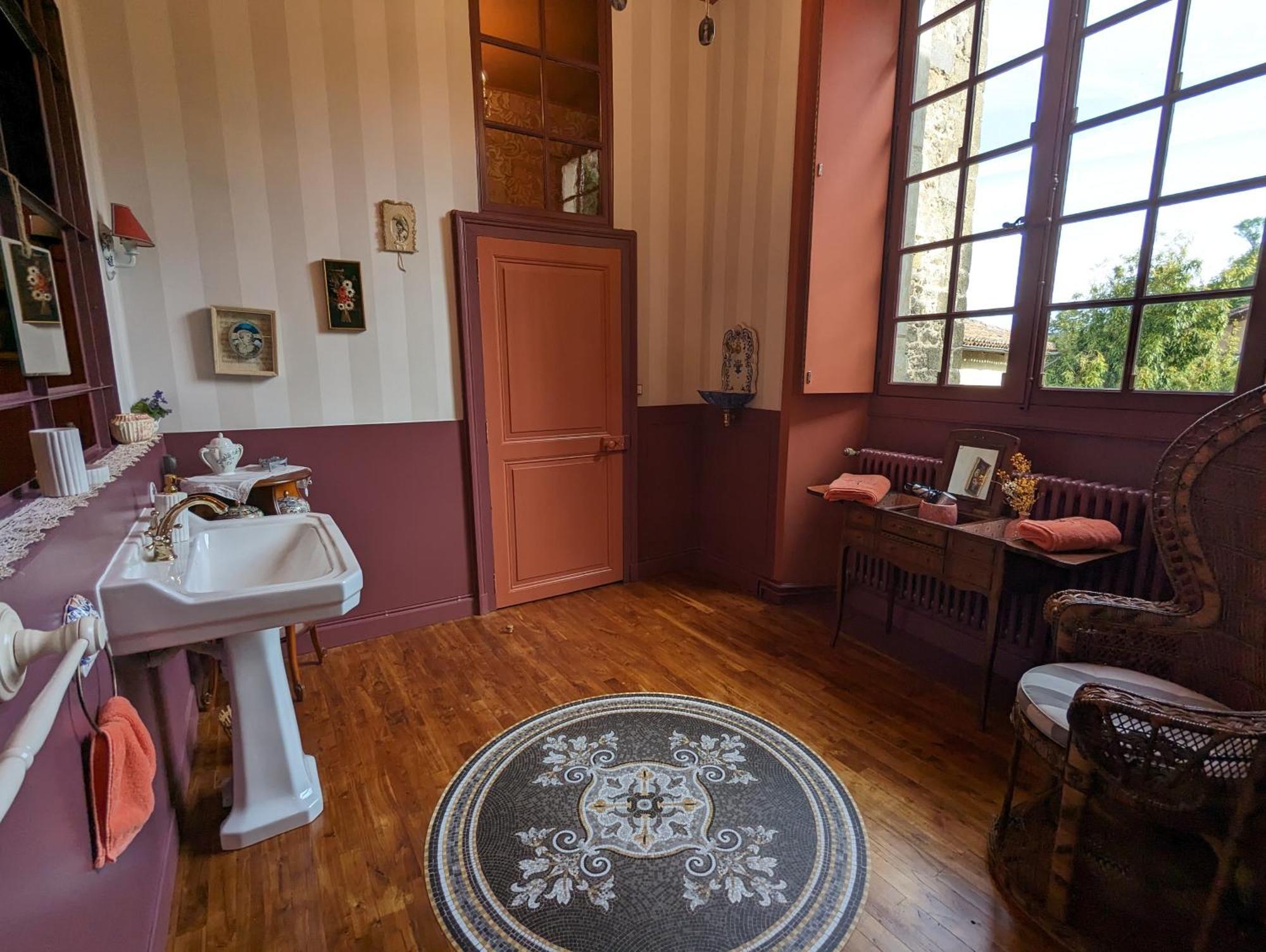 孔佛朗Manoir Des Arts住宿加早餐旅馆 外观 照片